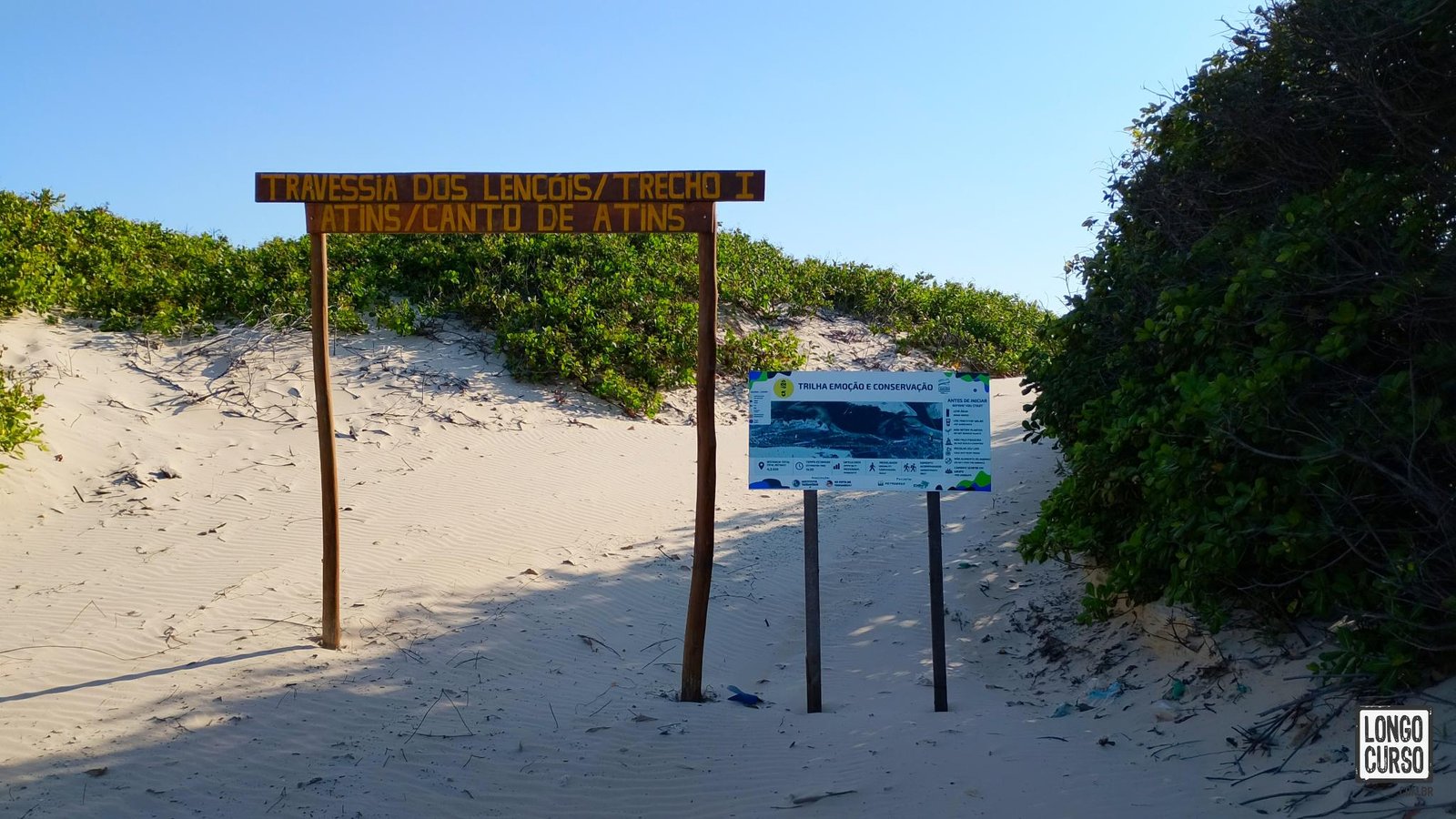 Única placa de sinalização do início da travessia, em Atins