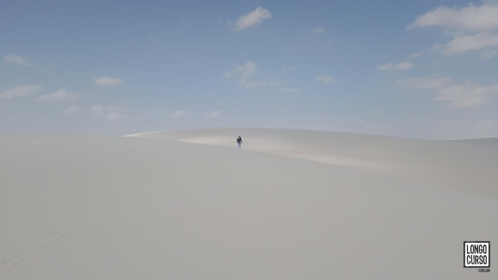 Caminhando nas duas rumo à Baixa Grande. Nenhum referencial no horizonte.