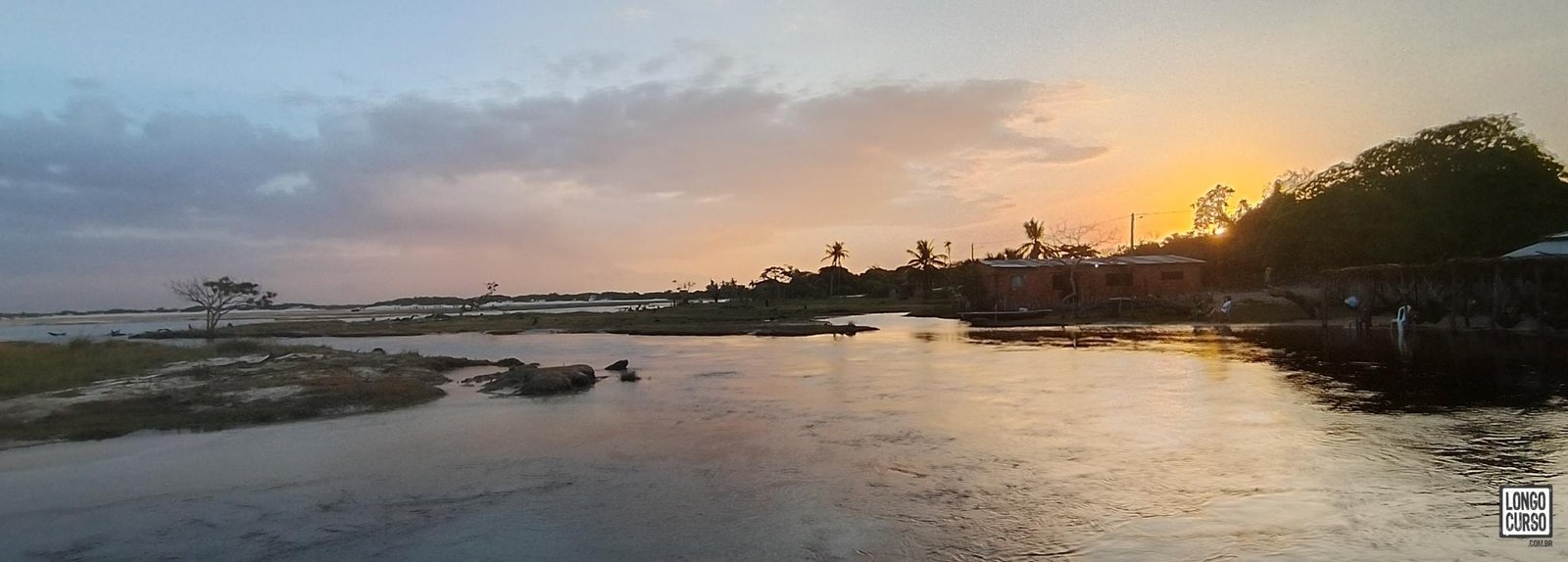 O cair do sol trás um alívio após mais uma tarde abafada no Rancho Carimbó